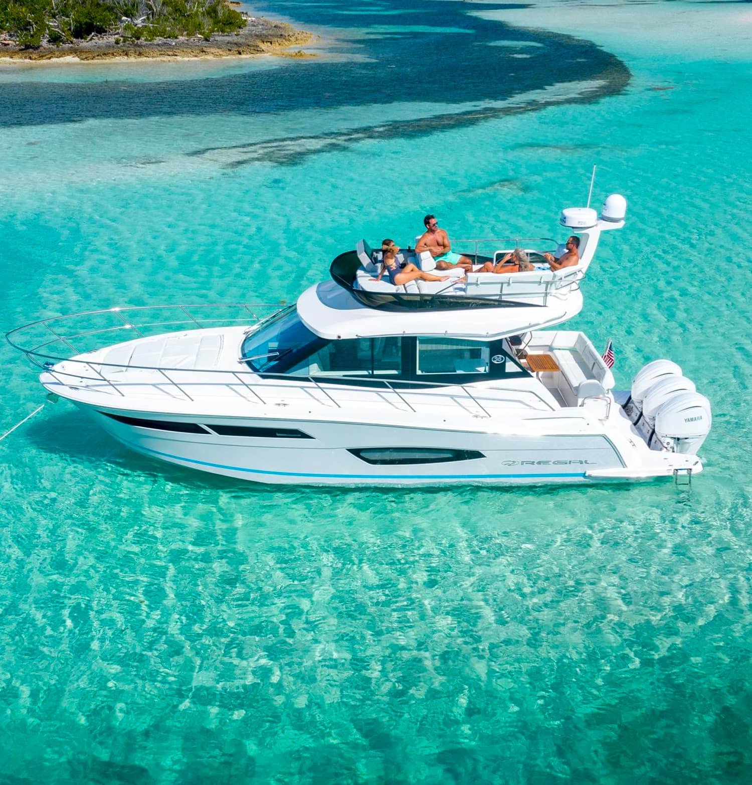 small-yacht2 small-yacht2